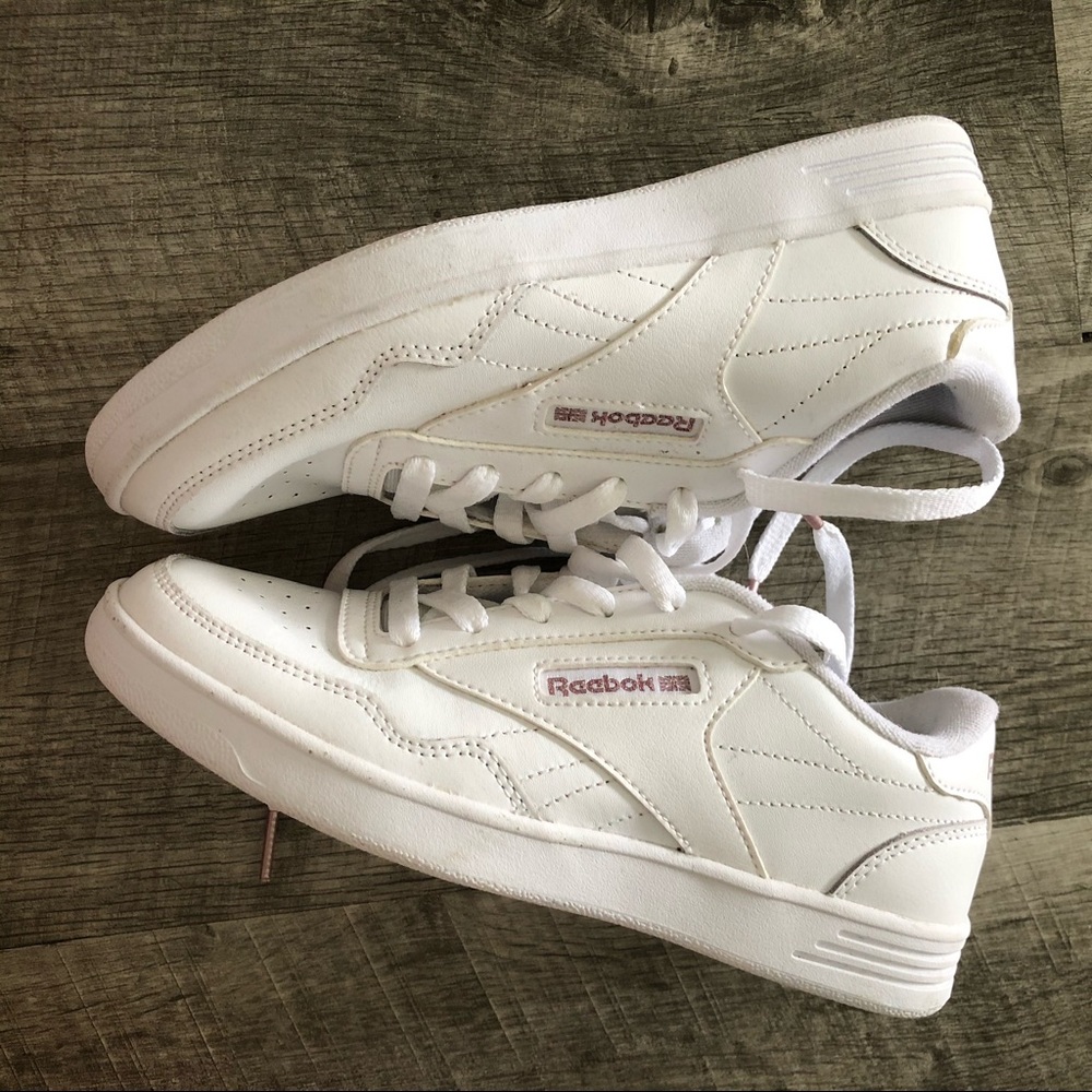 Womens’ reebok 6.5